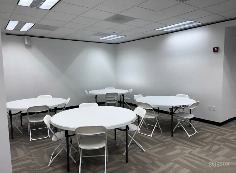  Versatile Event Space for Parties, Workshops & Meetings 
