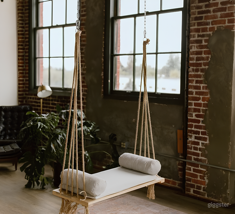  Swing available to rent and add to booking. 