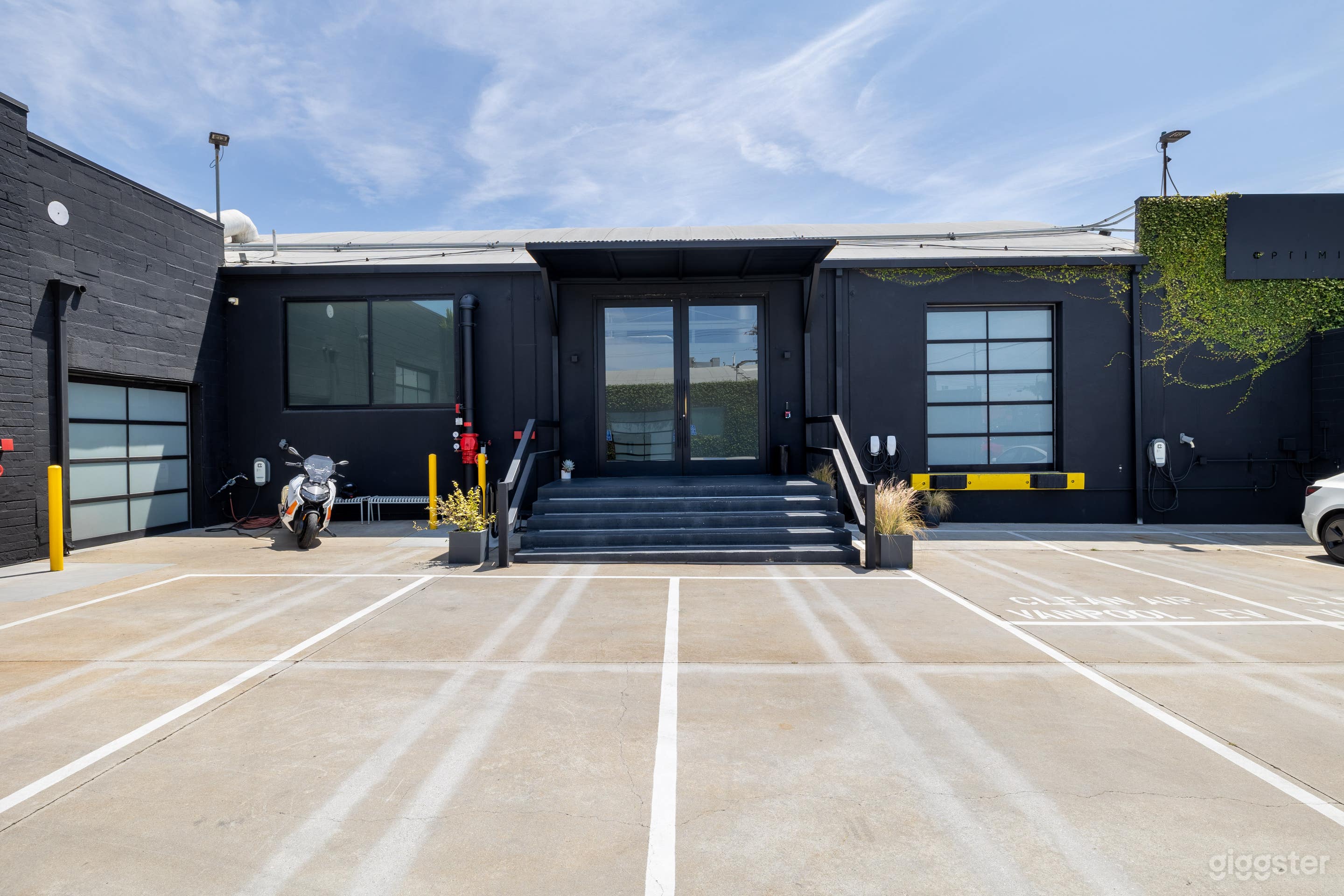 Maximum Studios | Full Buyout Photo 1