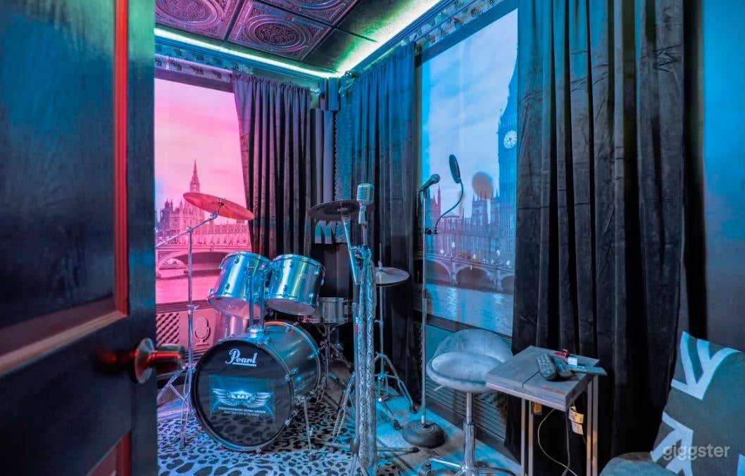 Artists' Creative Space for Writing and Recording Photo 3