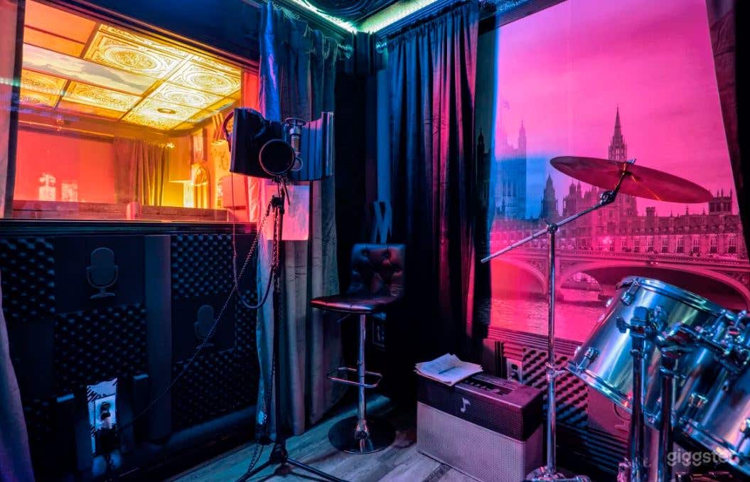 Artists' Creative Space for Writing and Recording Photo 2