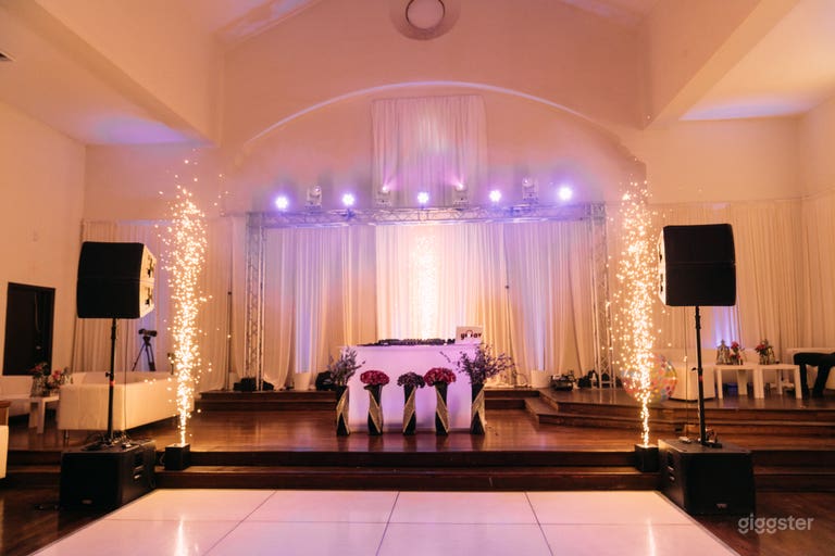  Fountain Room with High Ceilings 