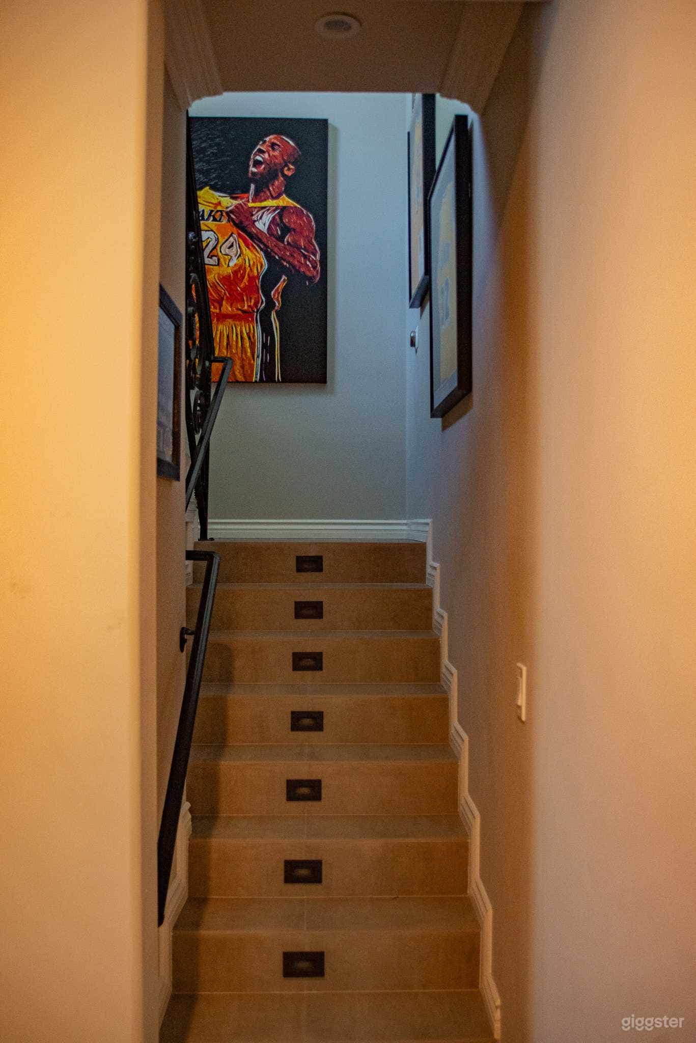 Mansion in Tarzana with Cul-de-sac Photo 4