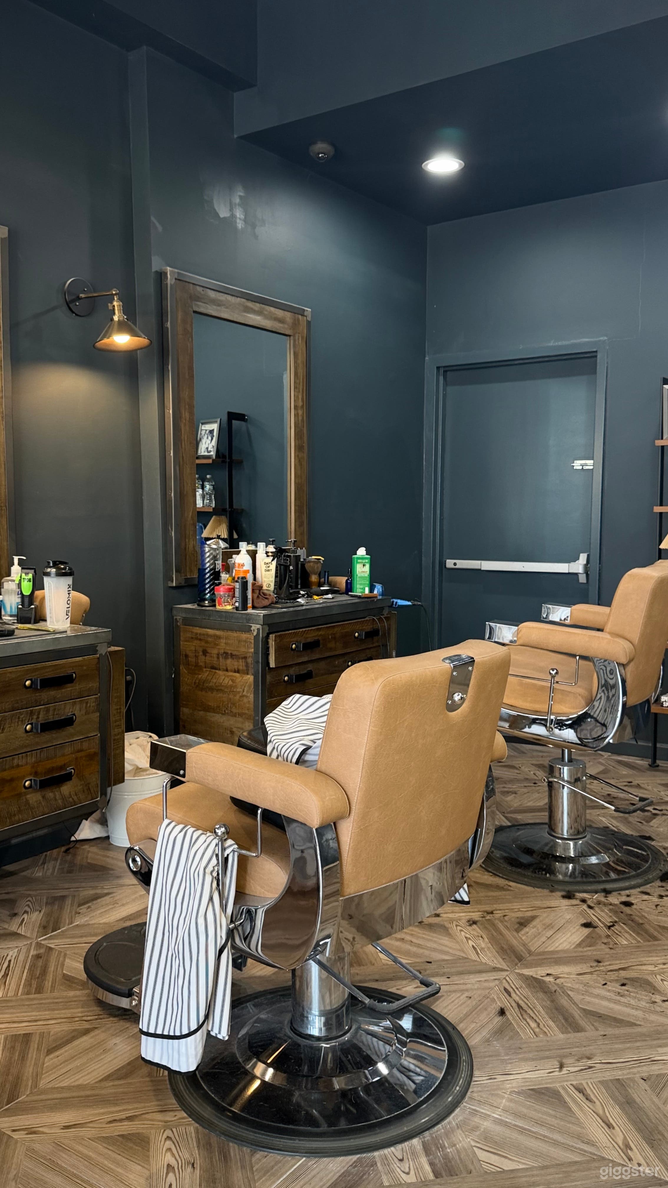 Cool & Chic Barber Shop/Salon Photo 2