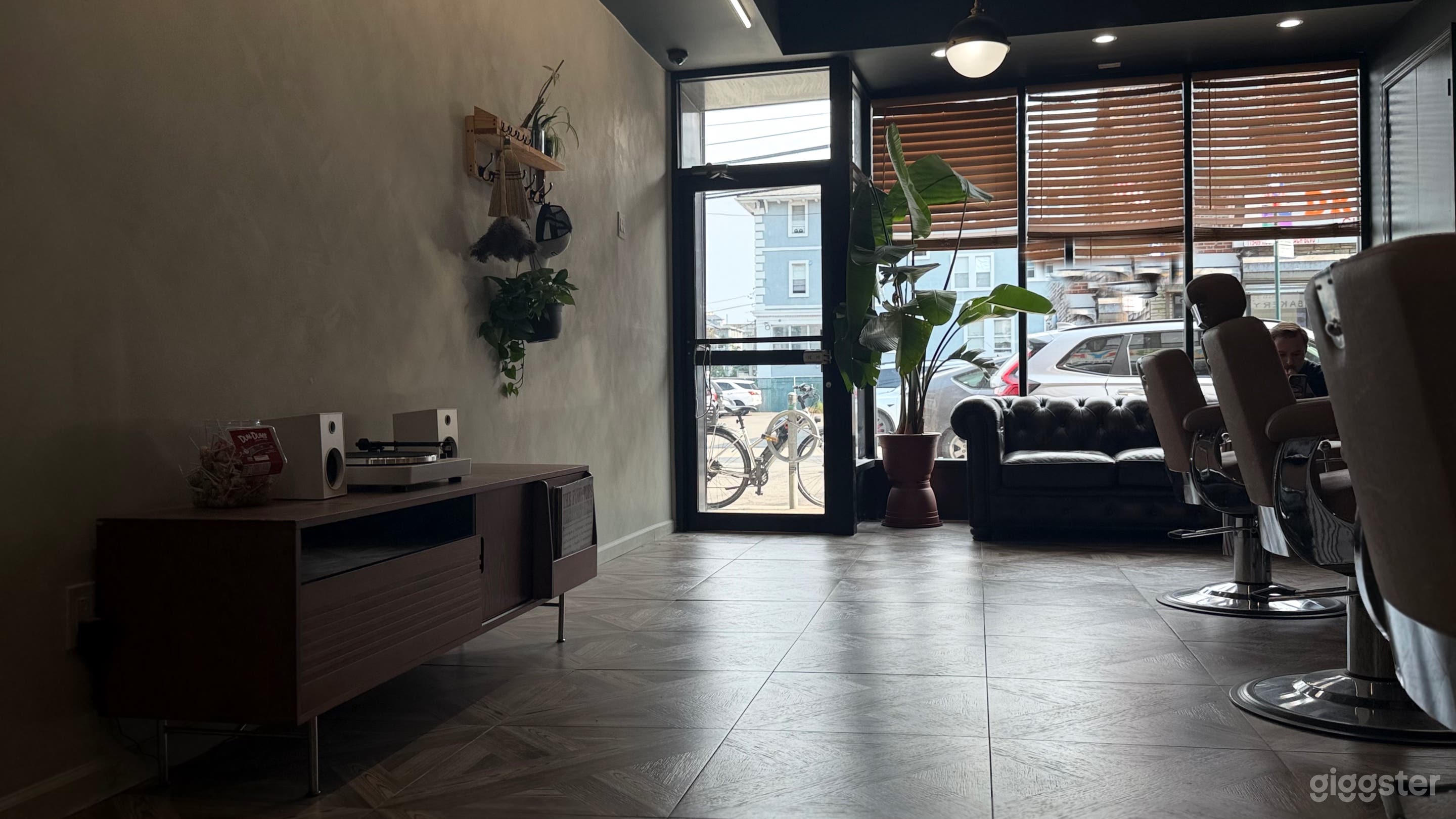 Cool & Chic Barber Shop/Salon Photo 3
