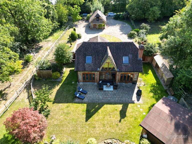  Unique Home & Annexe with Oak Balcony 