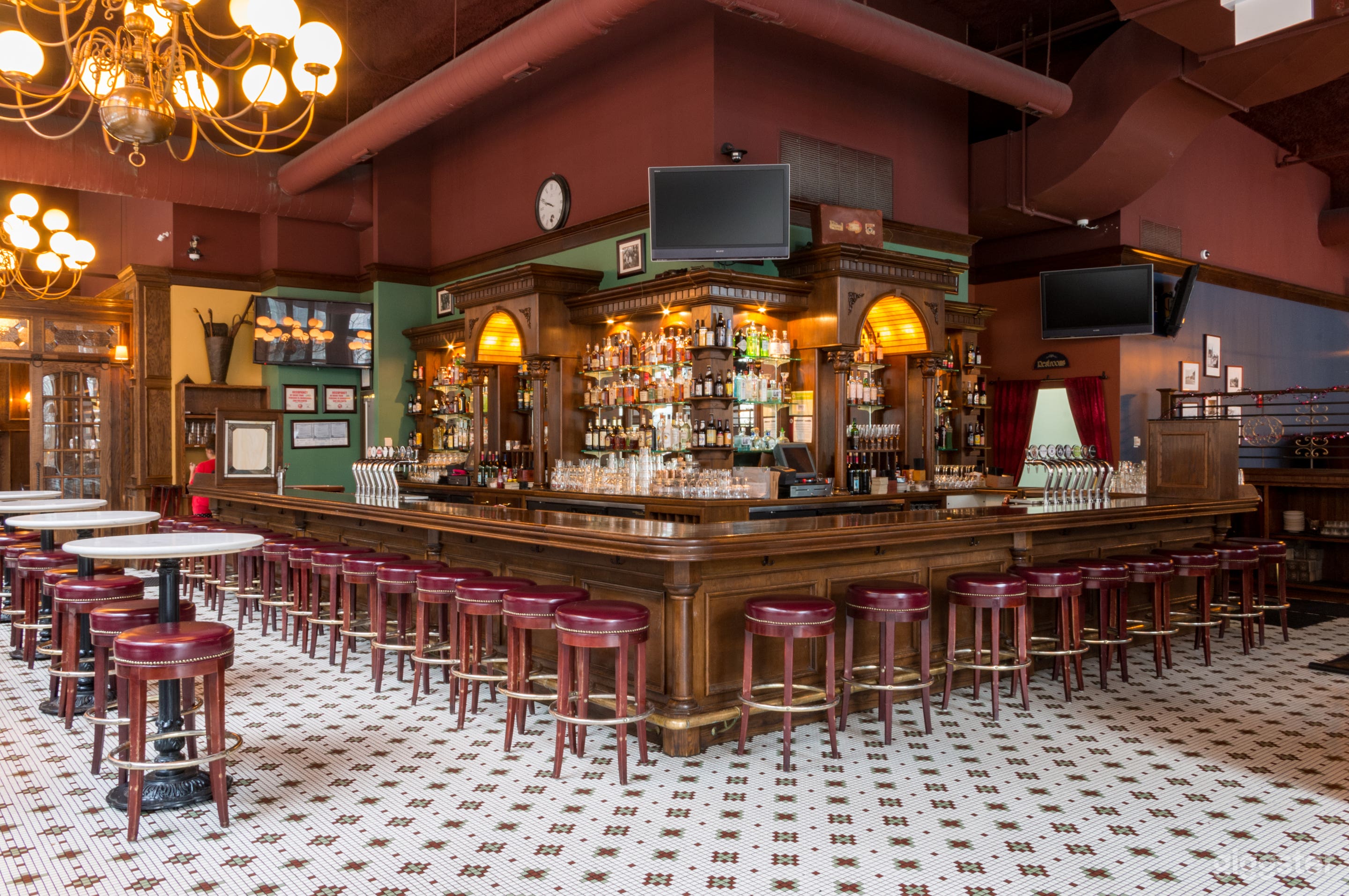 Cozy Irish Pub Inspired by Historic Dublin Townhome Photo 3