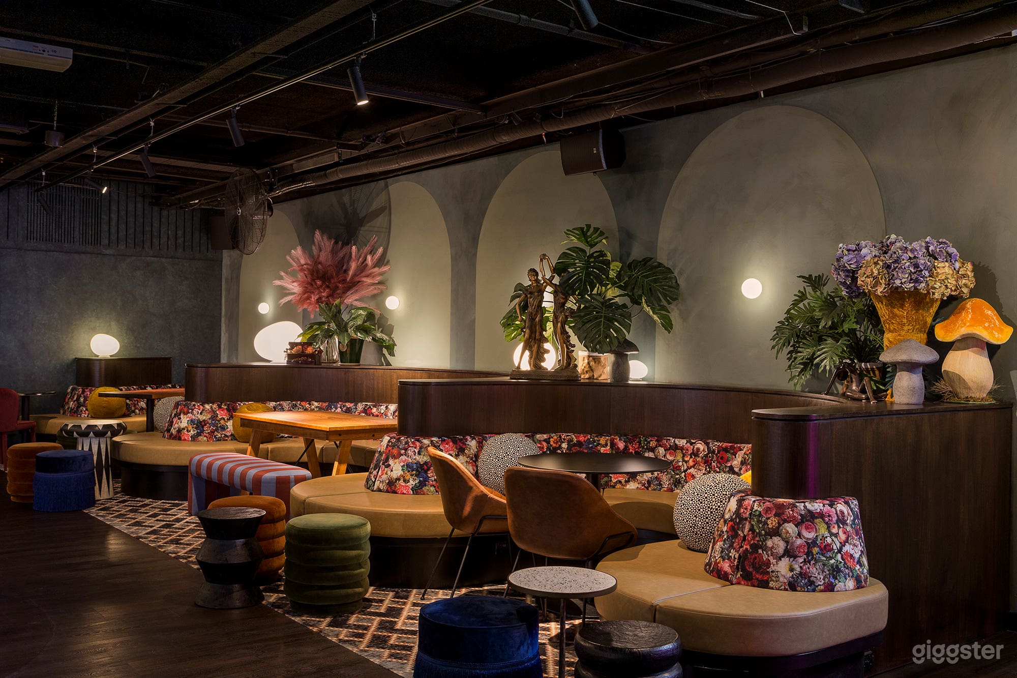 Mega-Sized Social Club in Melbourne - Entire Venue Photo 2