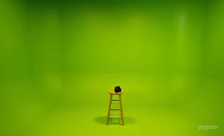  Pristine Green Screen Studio 