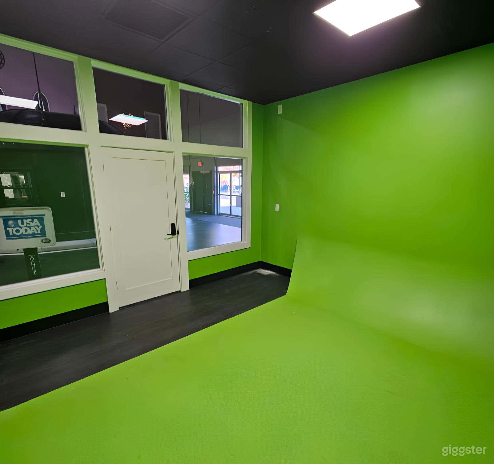 Pristine Green Screen Studio Photo 2