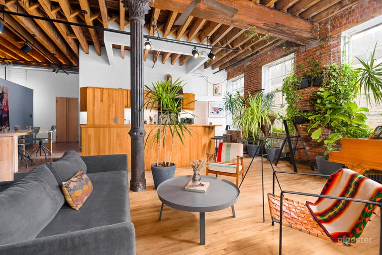  Quiet full floor Village loft with a SOHO feel   