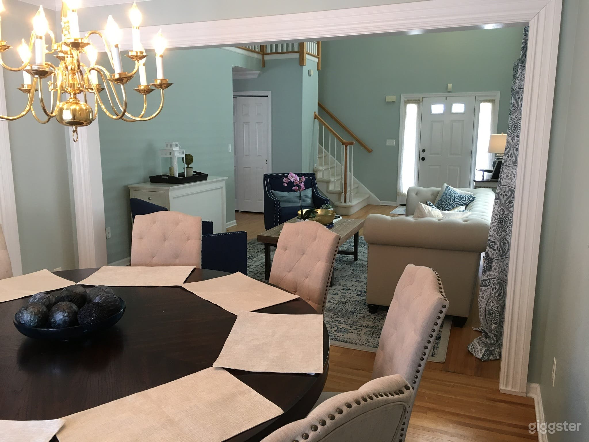 Traditional Suburban Family Home.  Photo 4