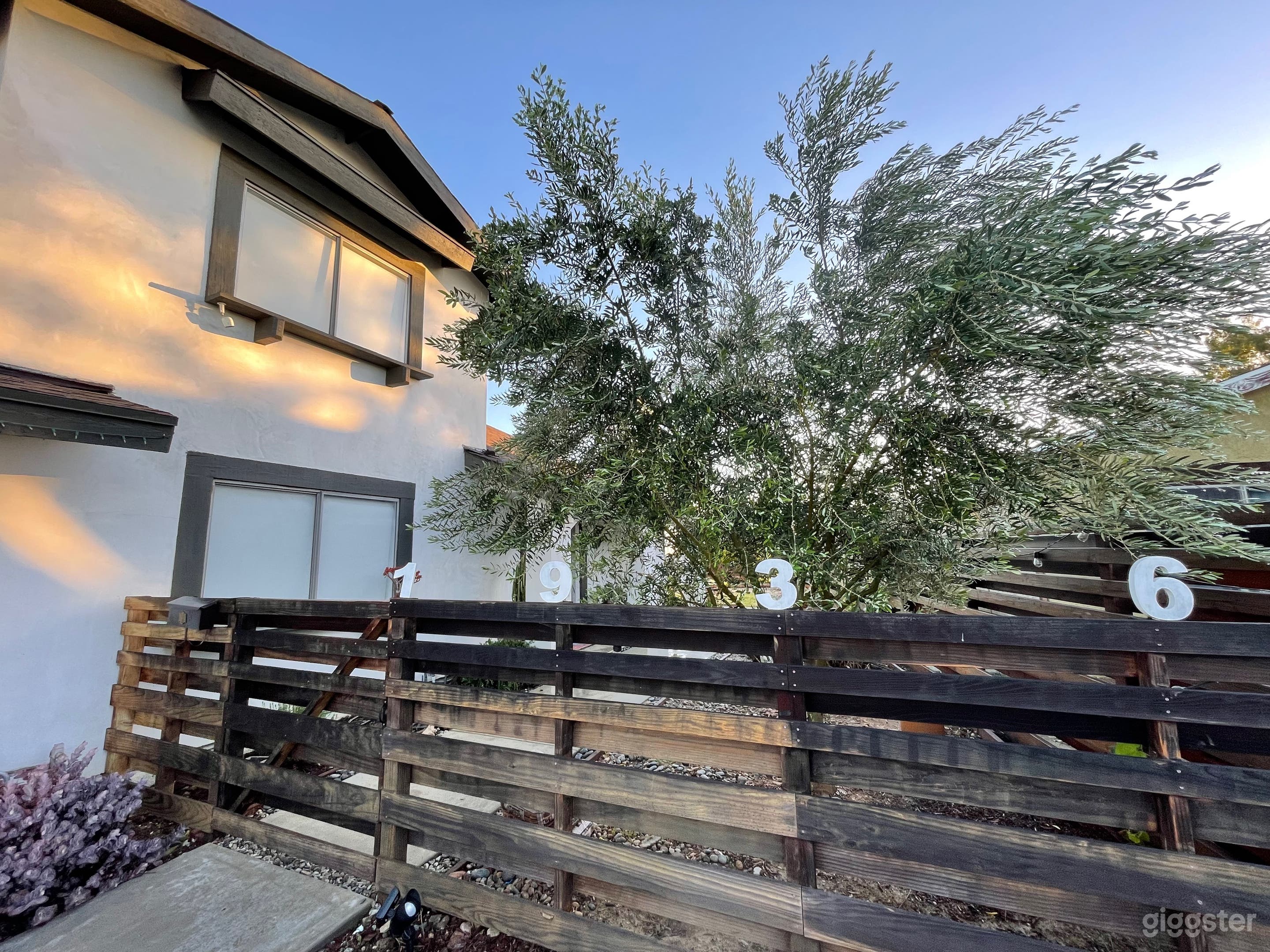 Modern House w/Spectacular Views DTLA &amp; Mountains Photo 1