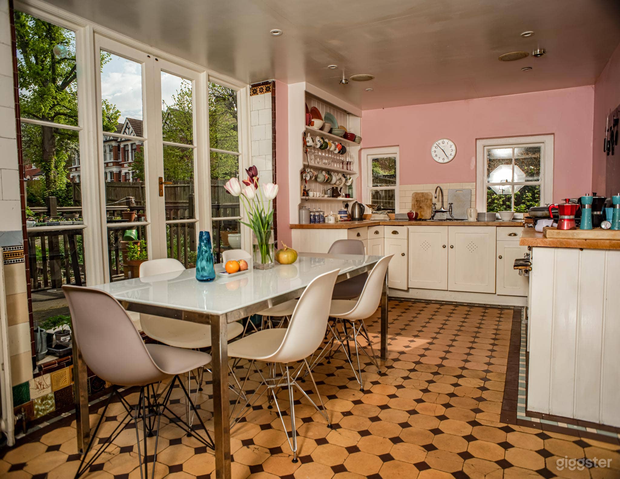 Kitchen 4.08 x 3.26m