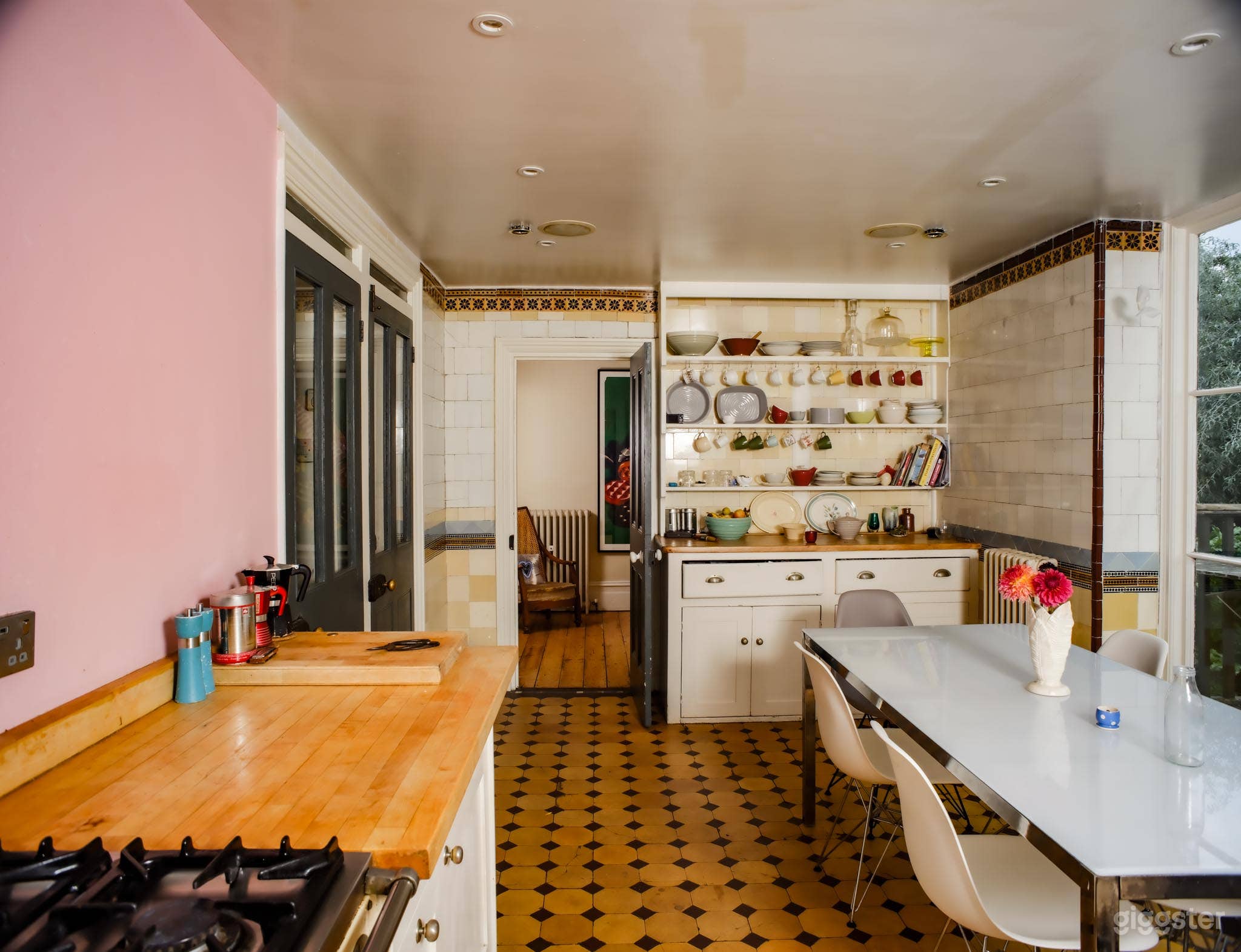Kitchen 4.08 x 3.26m
