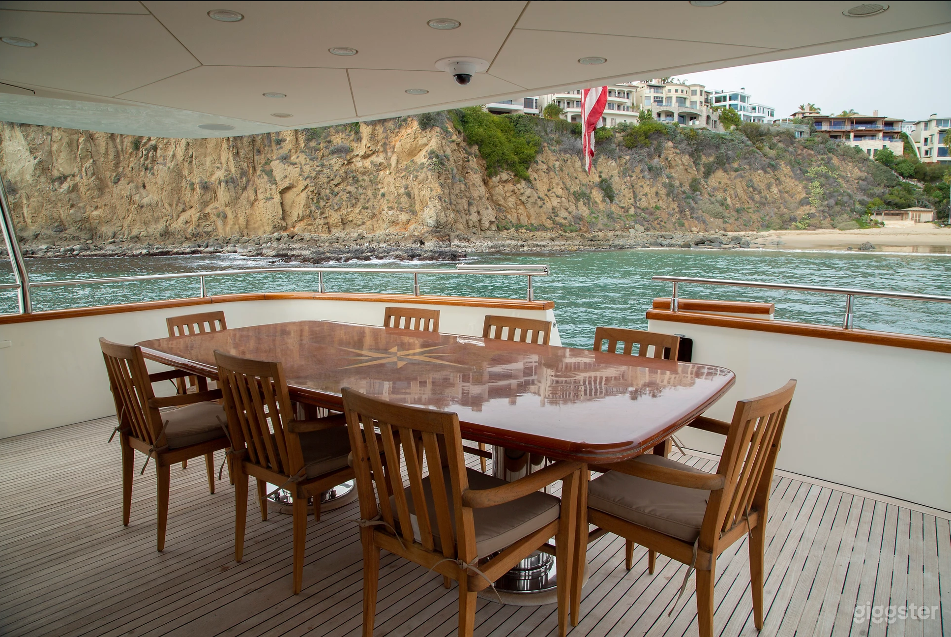 100 Ft Luxury Azimut Yacht Photo 4