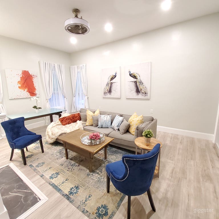  Sunny and Chic in Savannah  