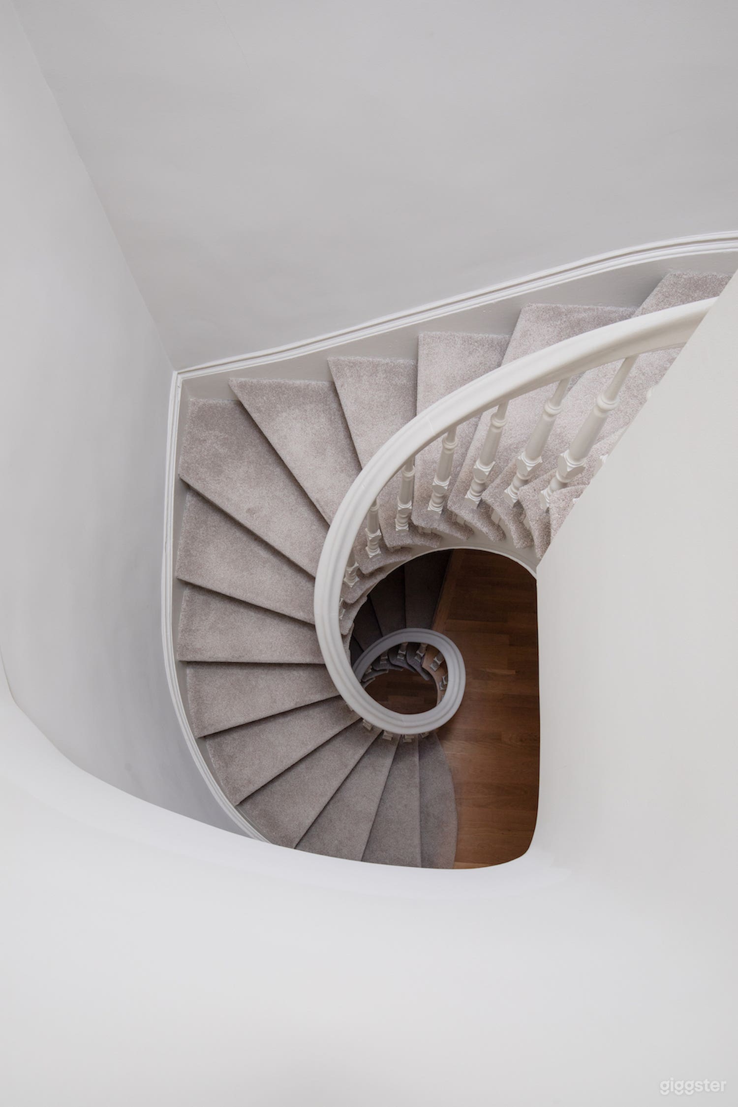 Modern contemporary light filled brownstone Photo 2