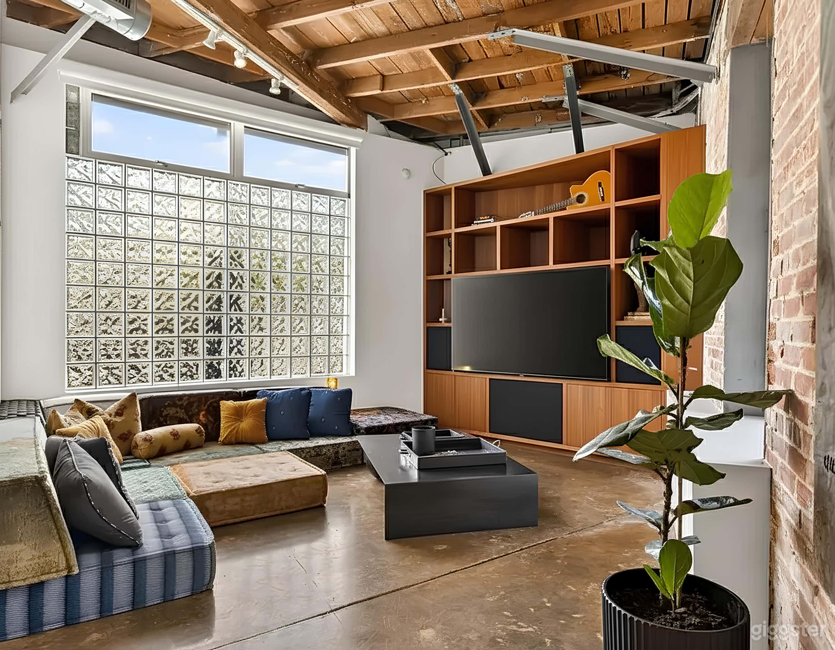 Event Space Huge Industrial Artist Loft in/outdoor venice Photo 2