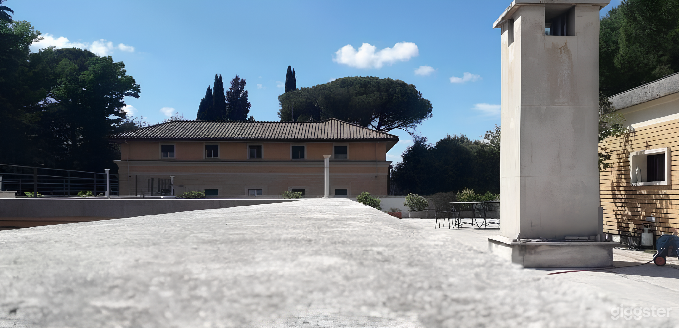 Foto di Terrazza Panoramica Romana & Uffici Mid-Century 2