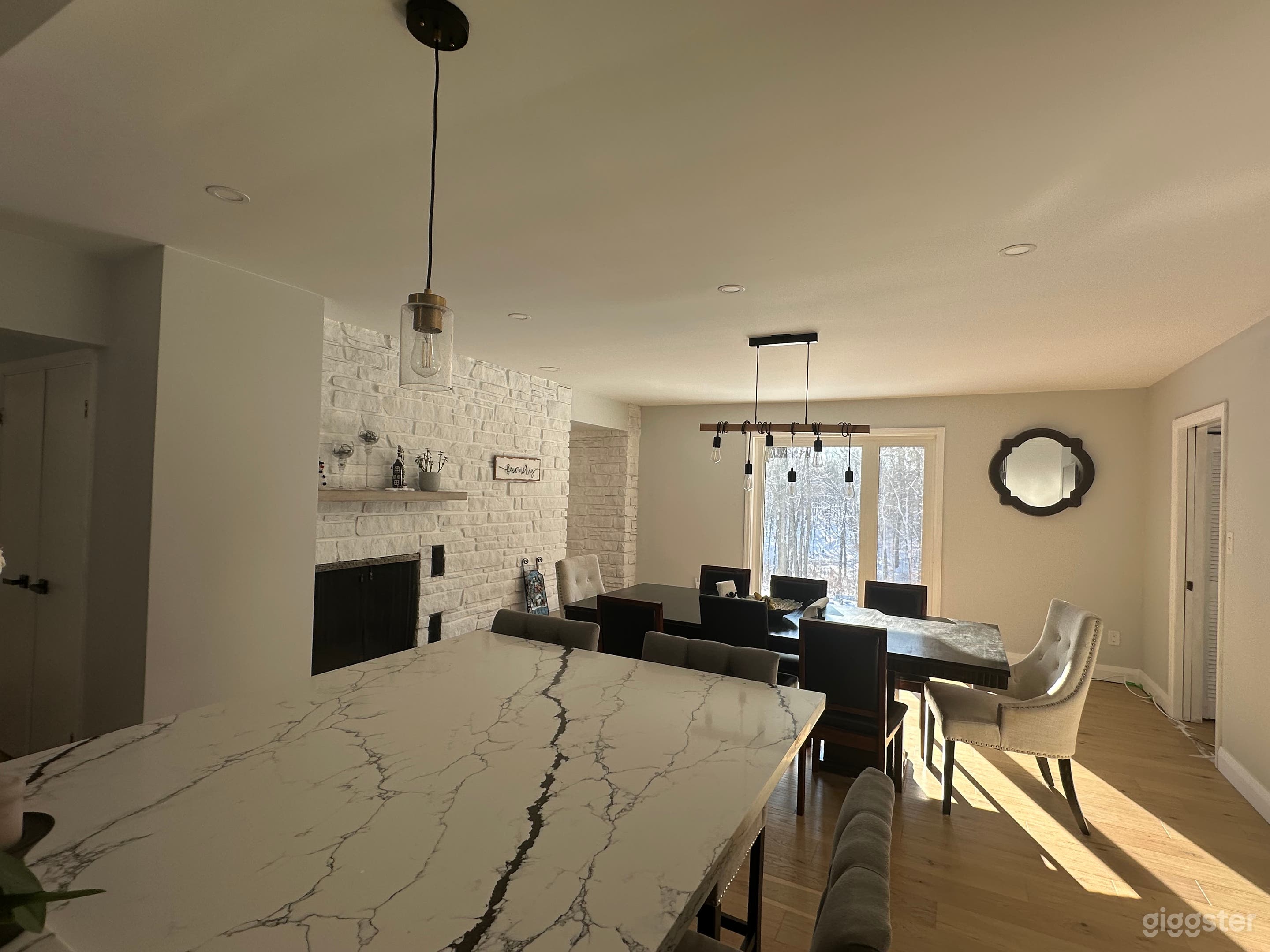 Hollywood Hills-Type Mid-Century Modern Sprawling Ranch Photo 4