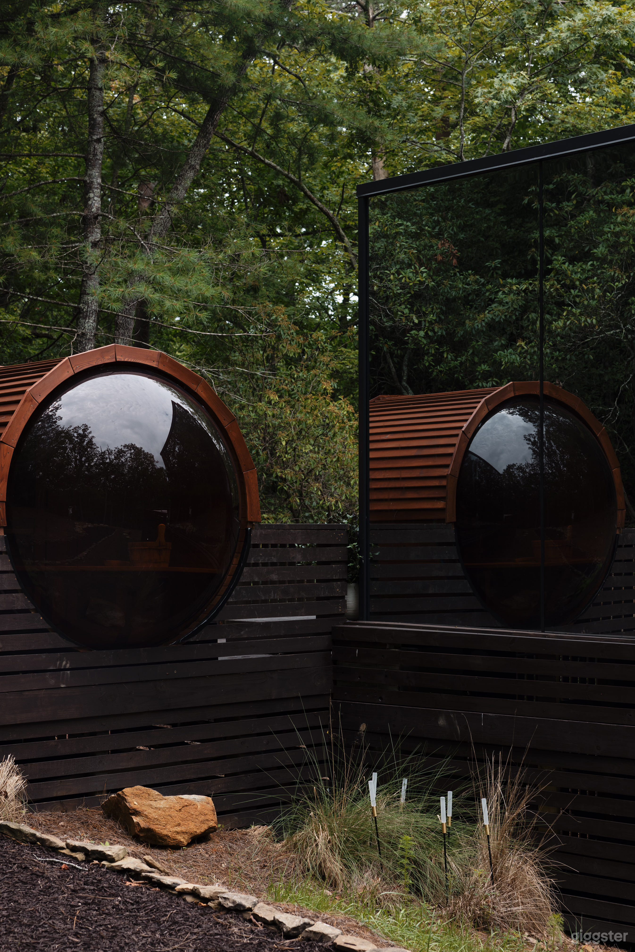 Mirror House Cabin Photo 2