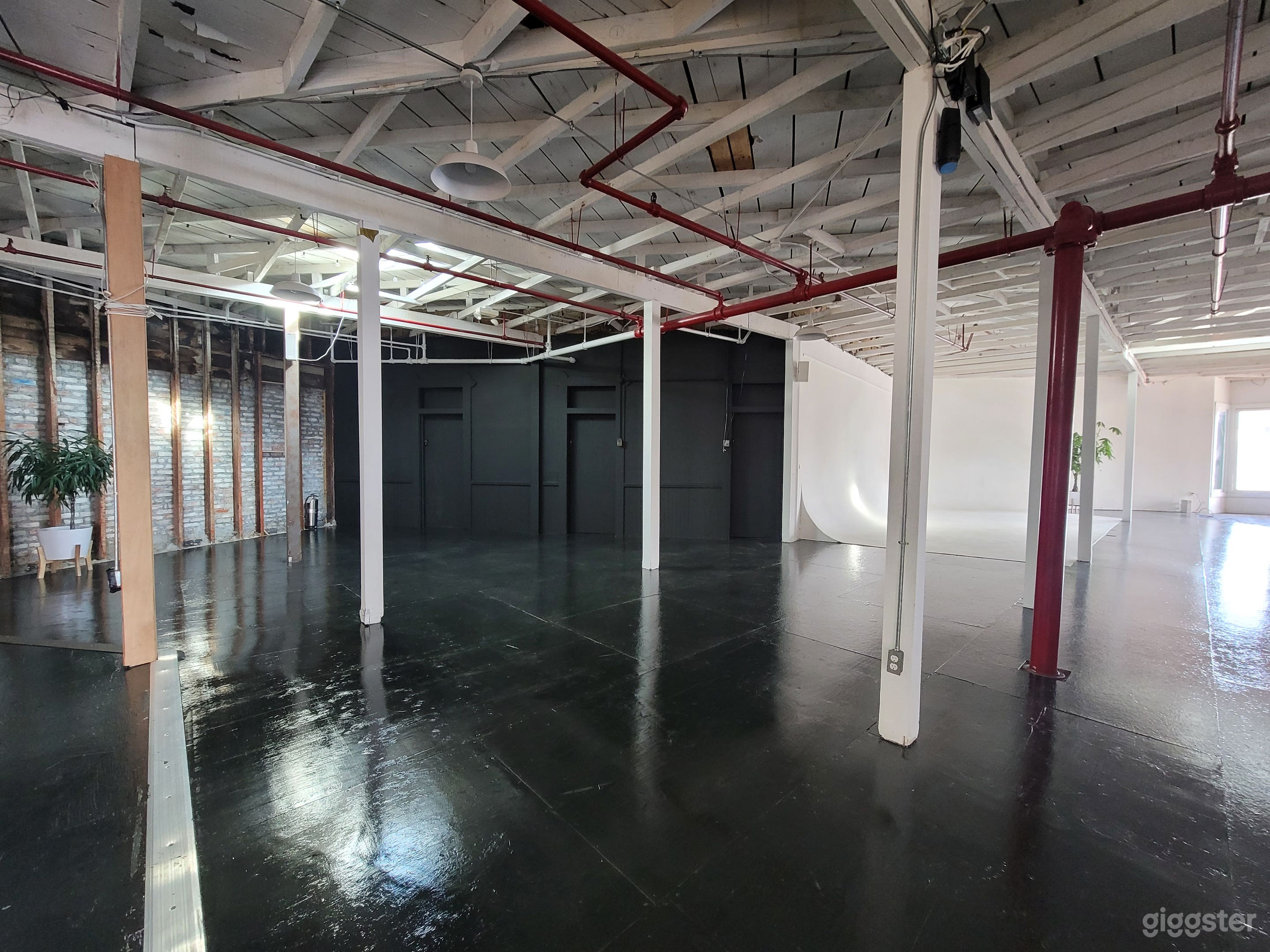 New black high gloss floors!