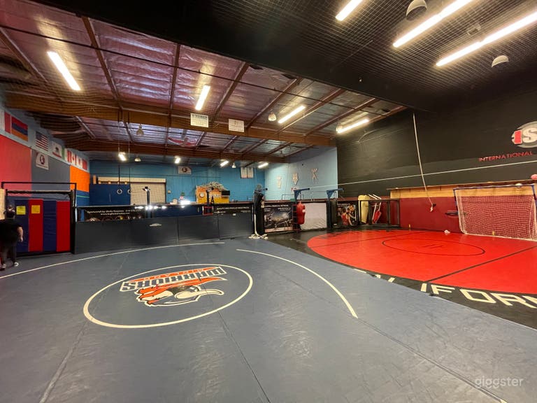  Huge Sport Complex with lockers 