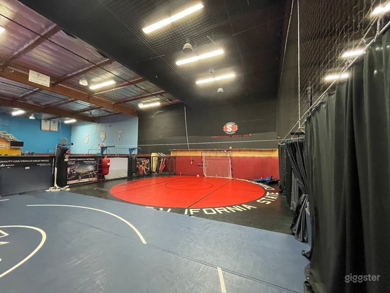  Huge Sport Complex with lockers 