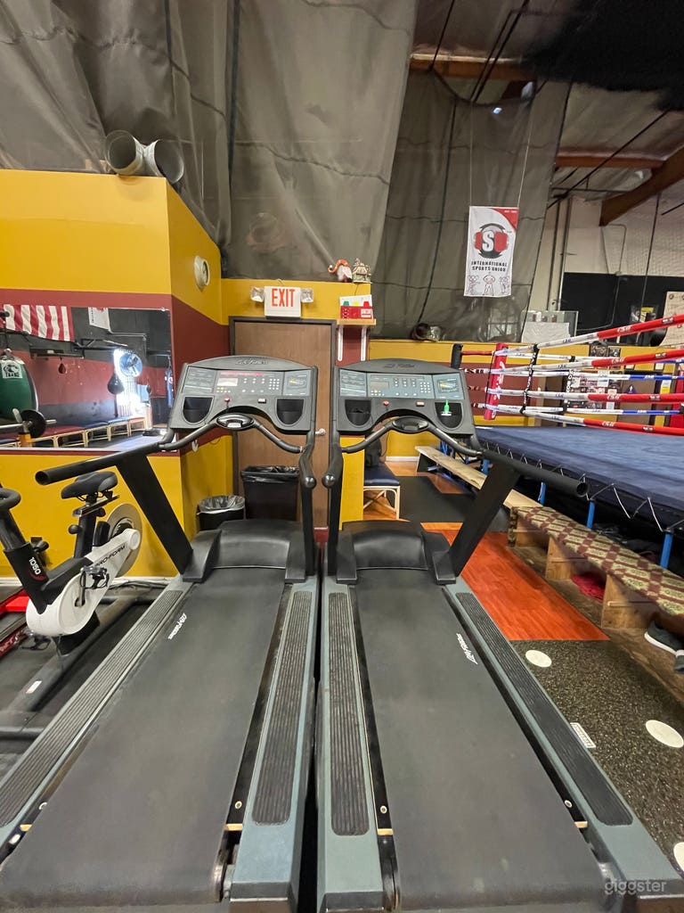  Huge Sport Complex with lockers 