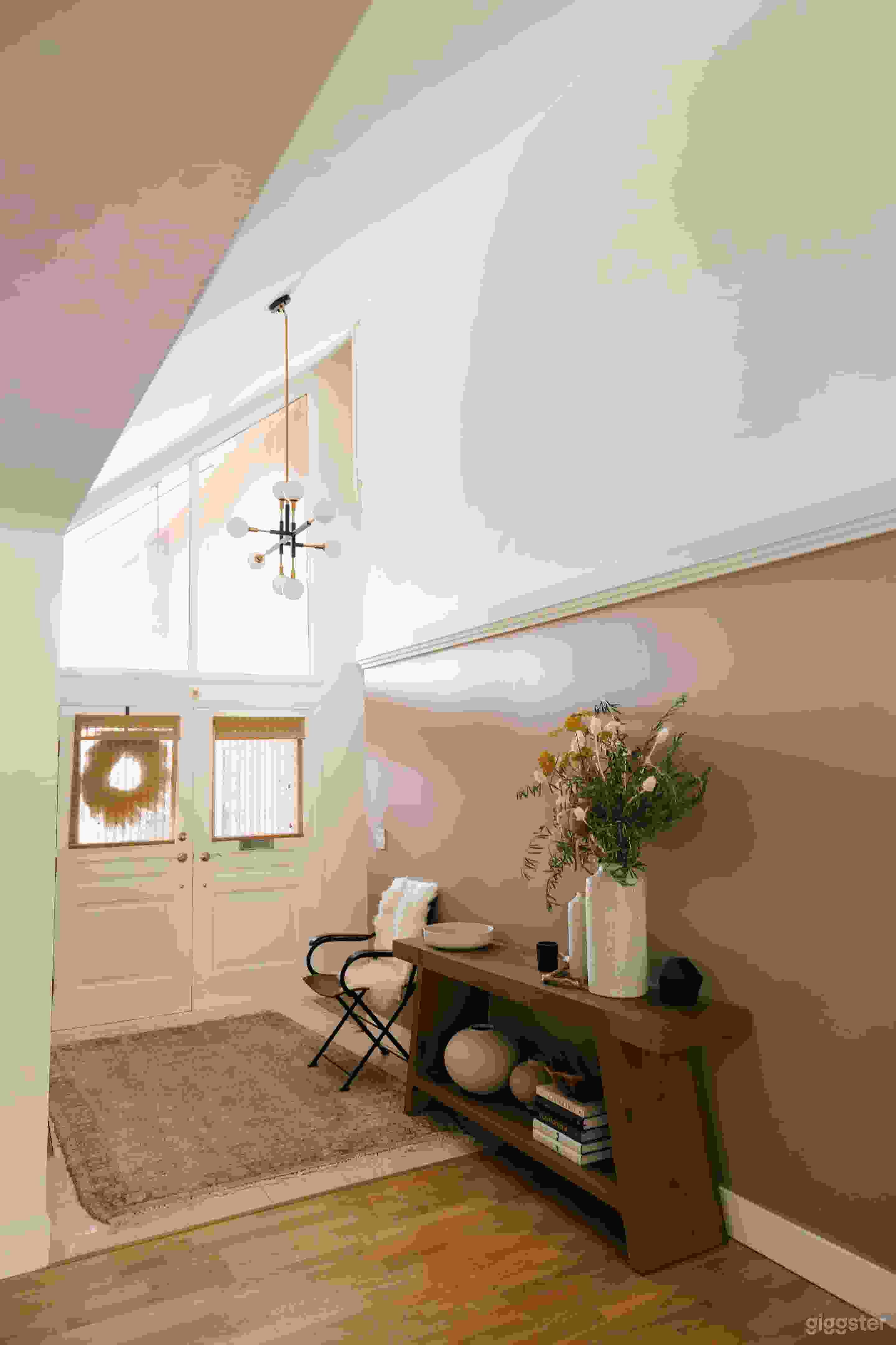 Natural + design-focused house in Richmond Photo 1