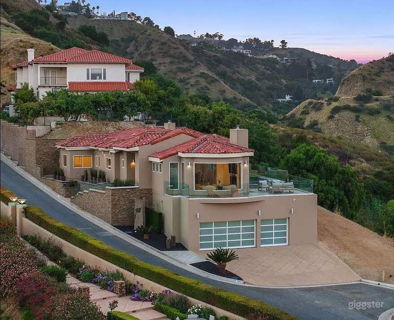  Hollywood Hills Pool Home with 180 degree views  
