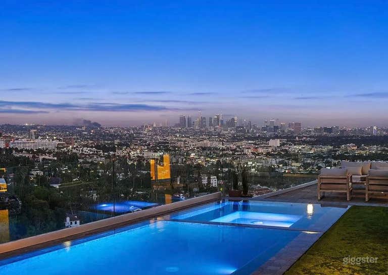  Casa con piscina a Hollywood Hills con viste mozzafiato a 180 gradi 