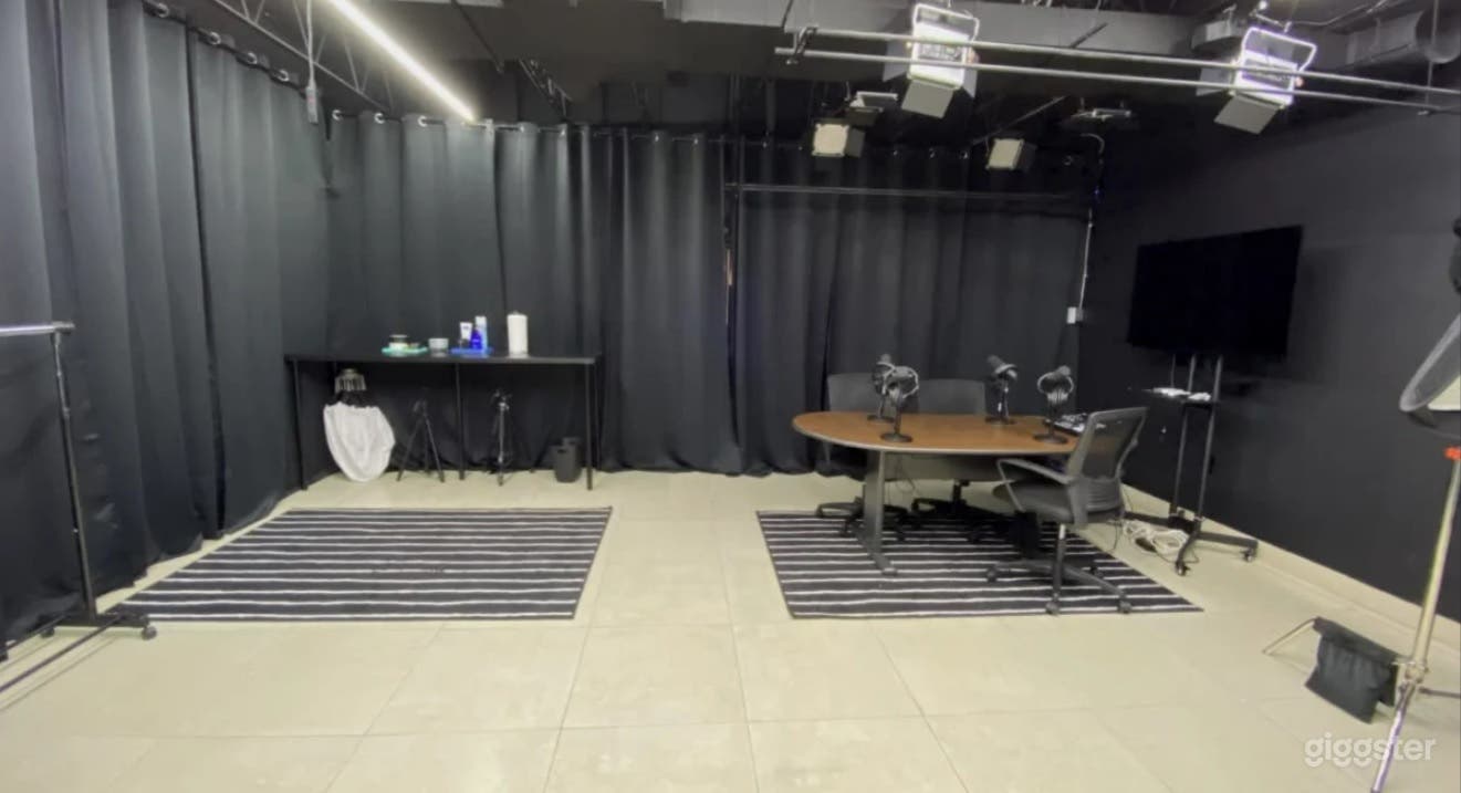 Flexible Space &amp; Fully Equipped Podcast/Video/Photo Stud Photo 4