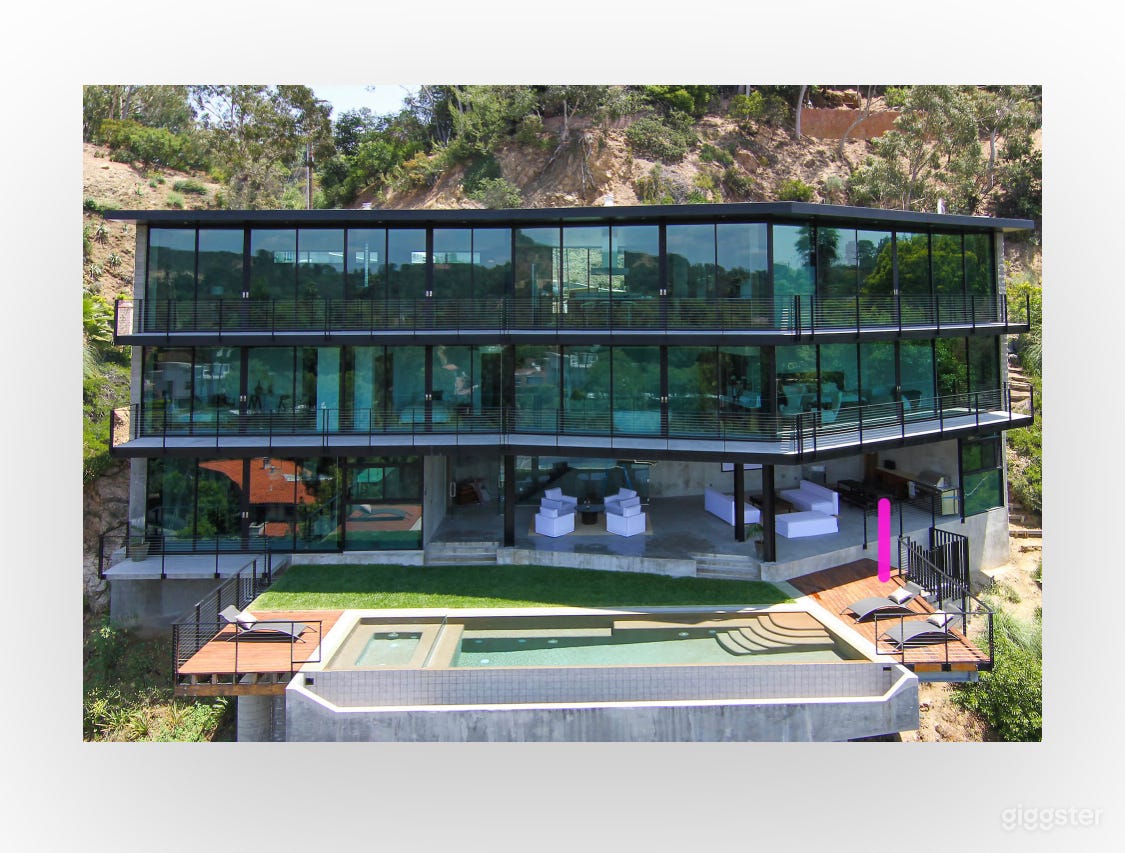 Architectural masterpiece Photo 2