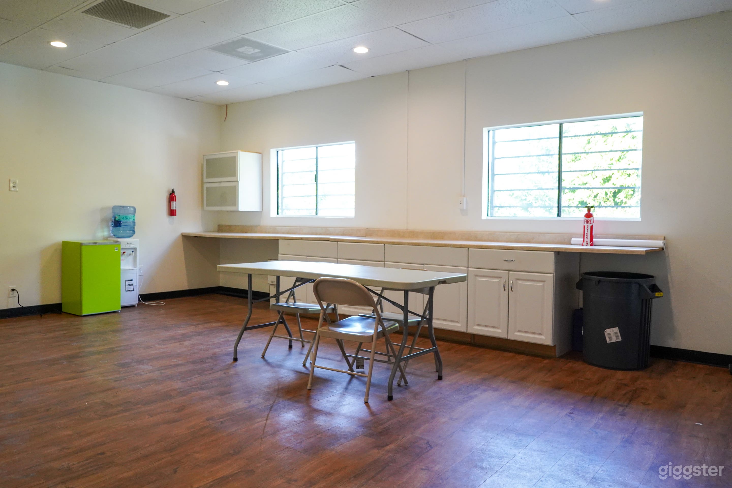 Large Event Space with Tall Ceilings Above Shoe Store Photo 2