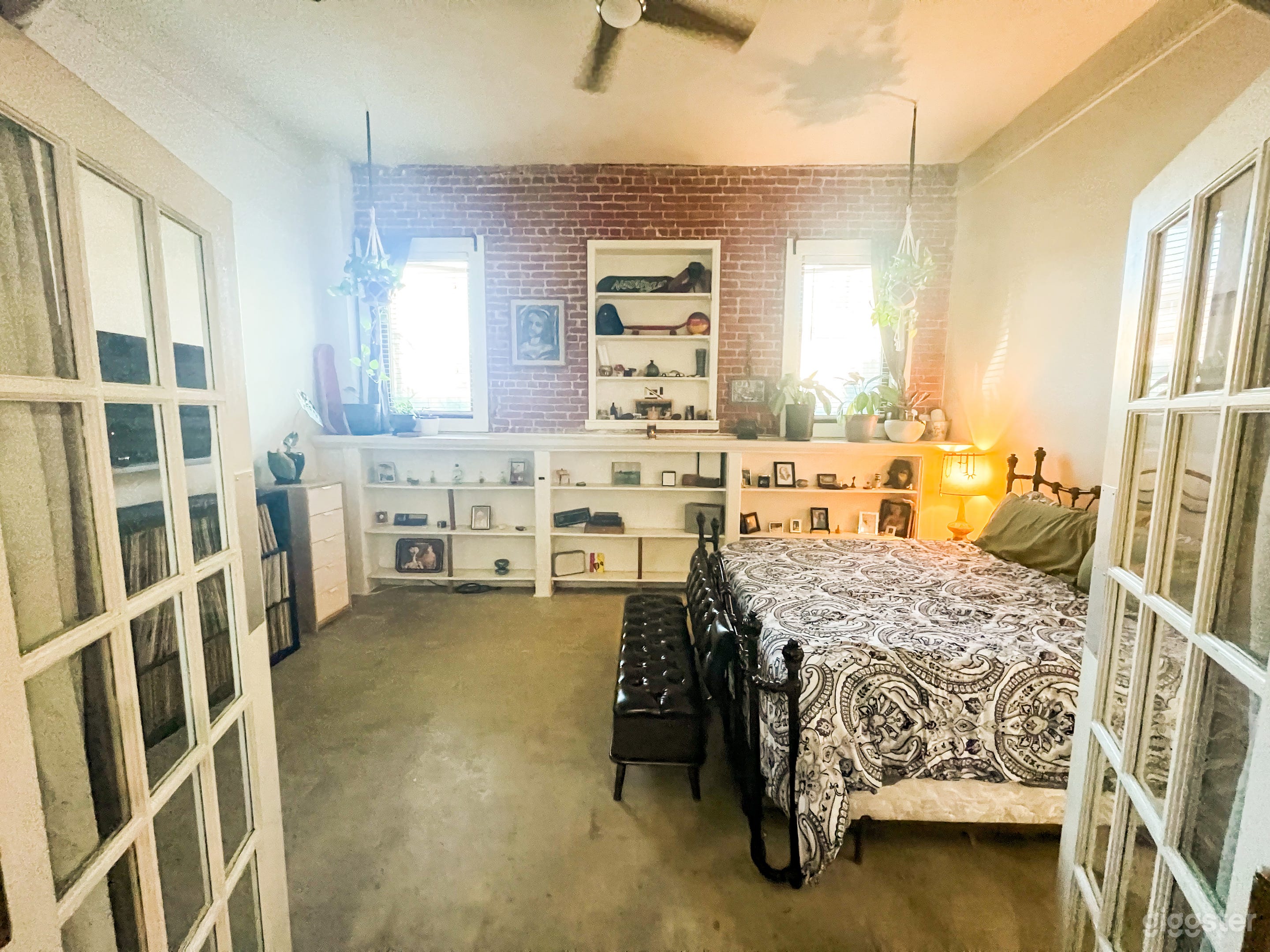 Koreatown one of a kind 1+1+loft w/20’ ceilings. Photo 1