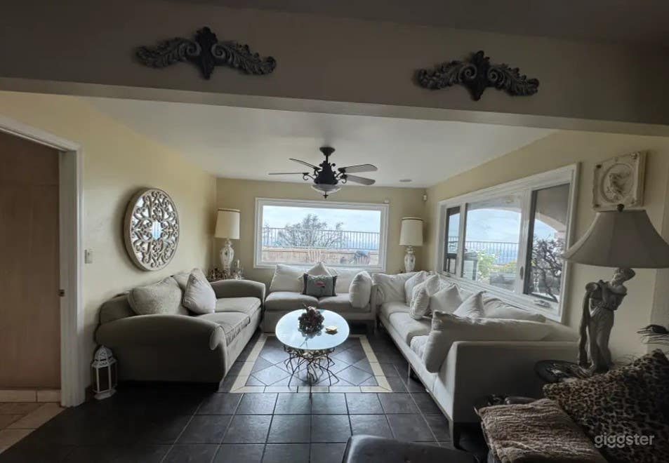 Cozy and Charismatic House for Filming Photo 3