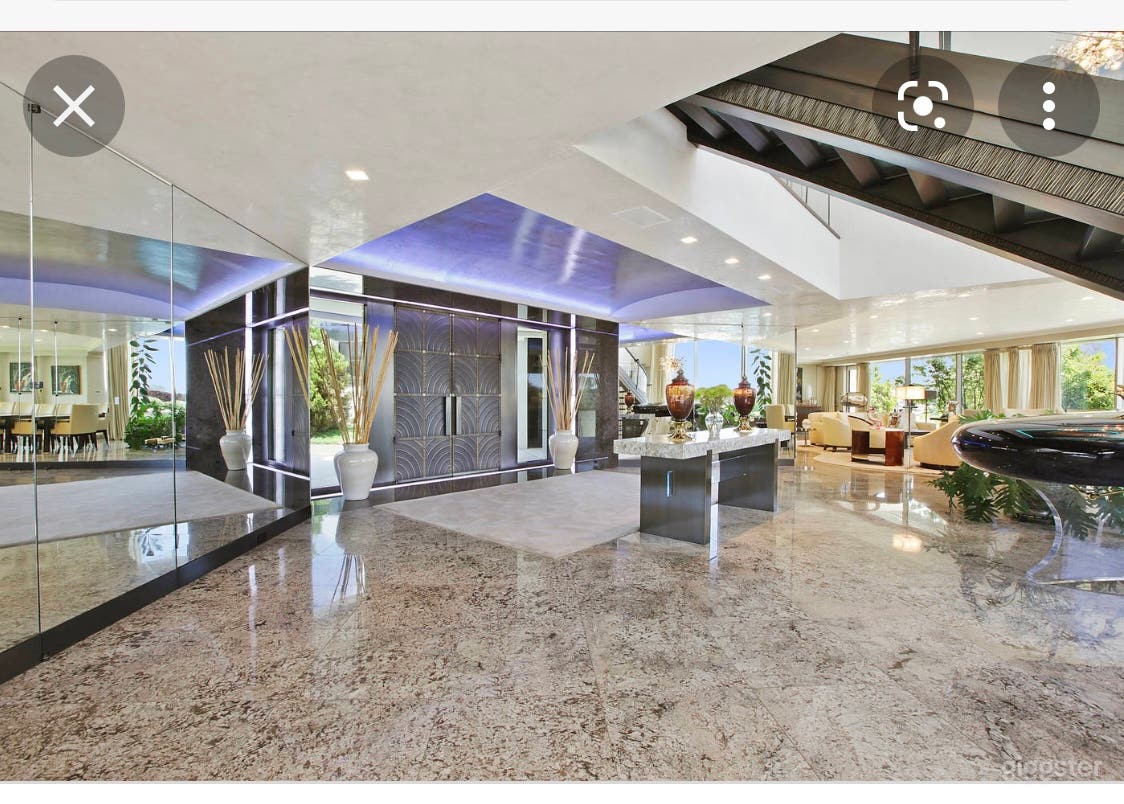 Biggest one of kind mansion in Brooklyn ny Photo 1