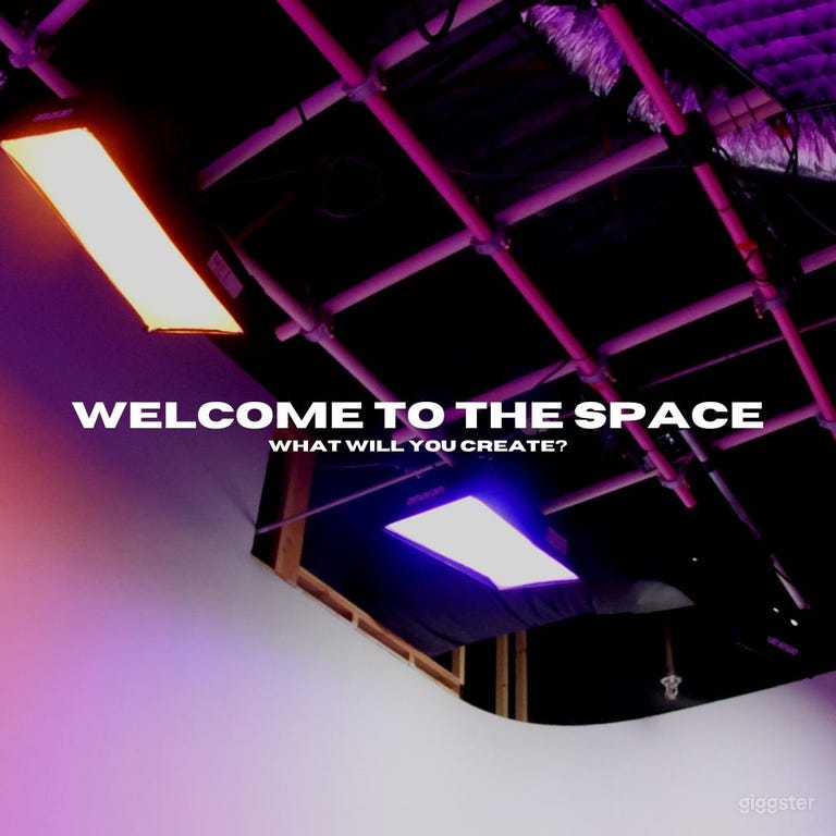  *PRE-LIT* Photo/Video Studio Cyc / Infinity Wall 