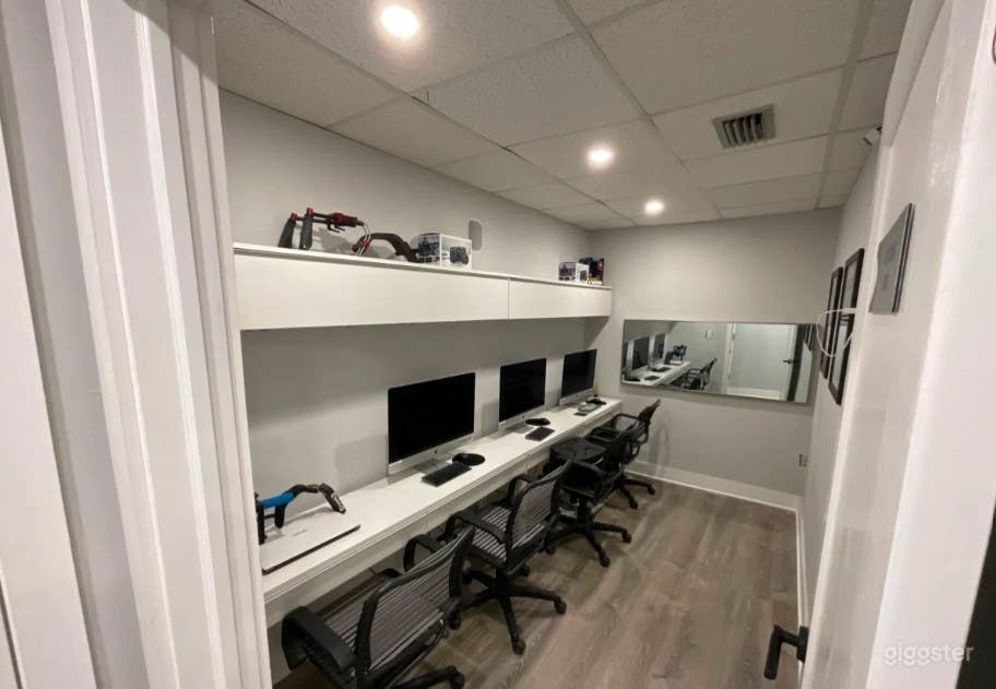 Production Studio with Private Suites Photo 3