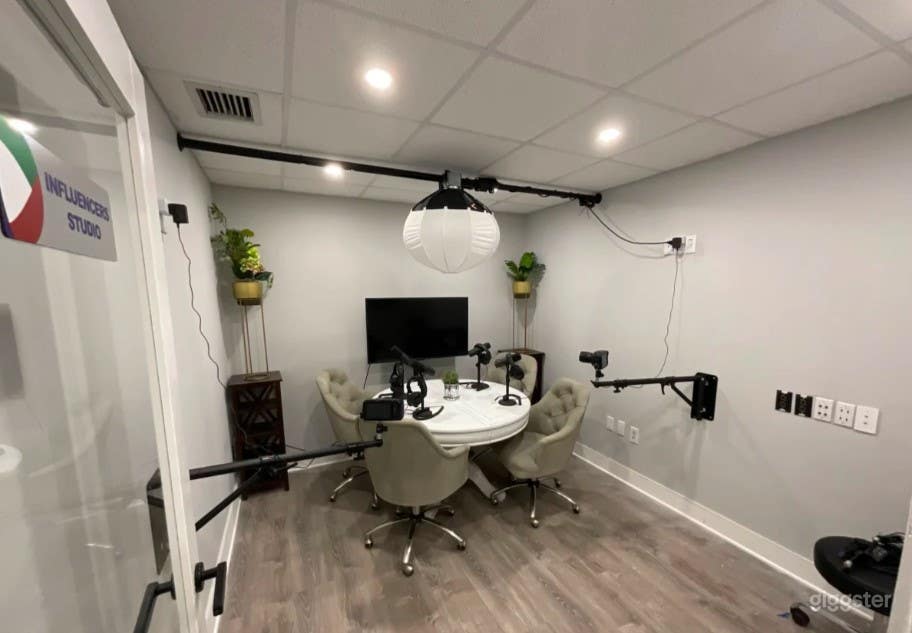 Production Studio with Private Suites Photo 2