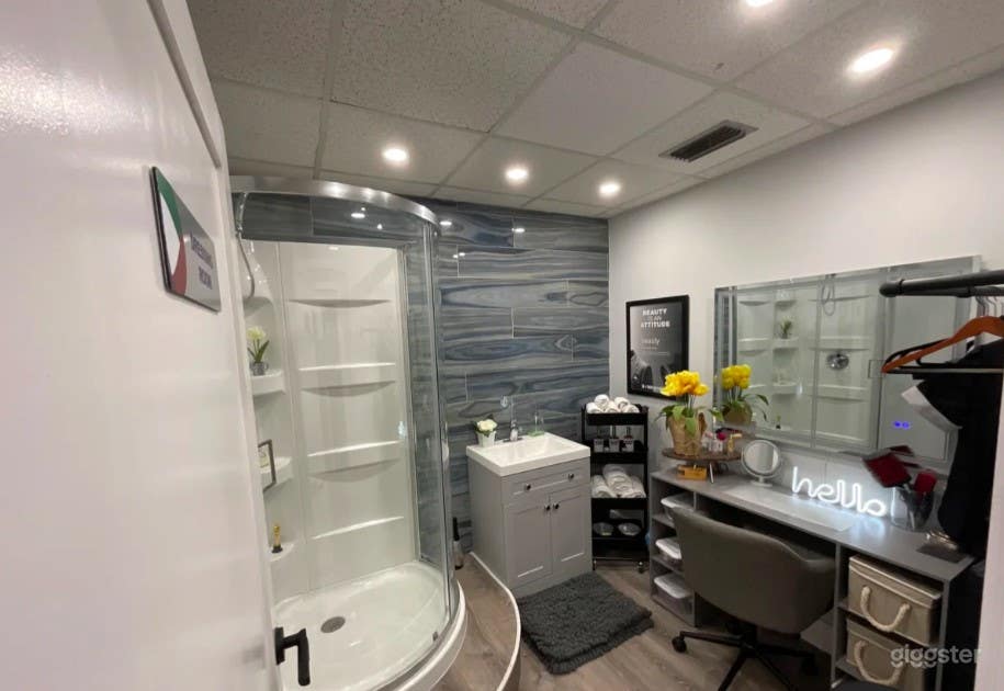 Production Studio with Private Suites Photo 4