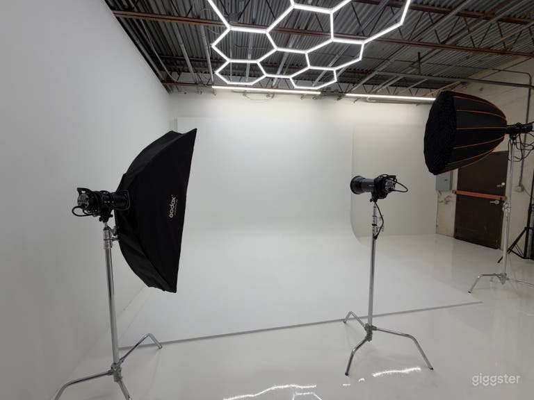  Warehouse Studio with Cyclorama Wall 