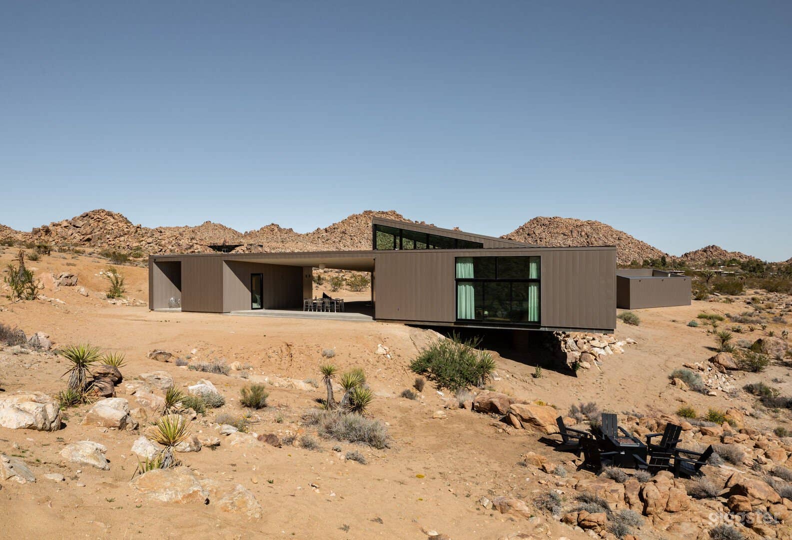 Striking Modern Home in Monument Manor Photo 1