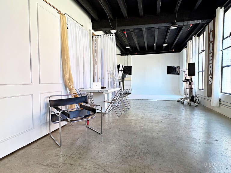  The Studio: Multi-Sets, White Cyc Wall, & Pre-Set Lighting 