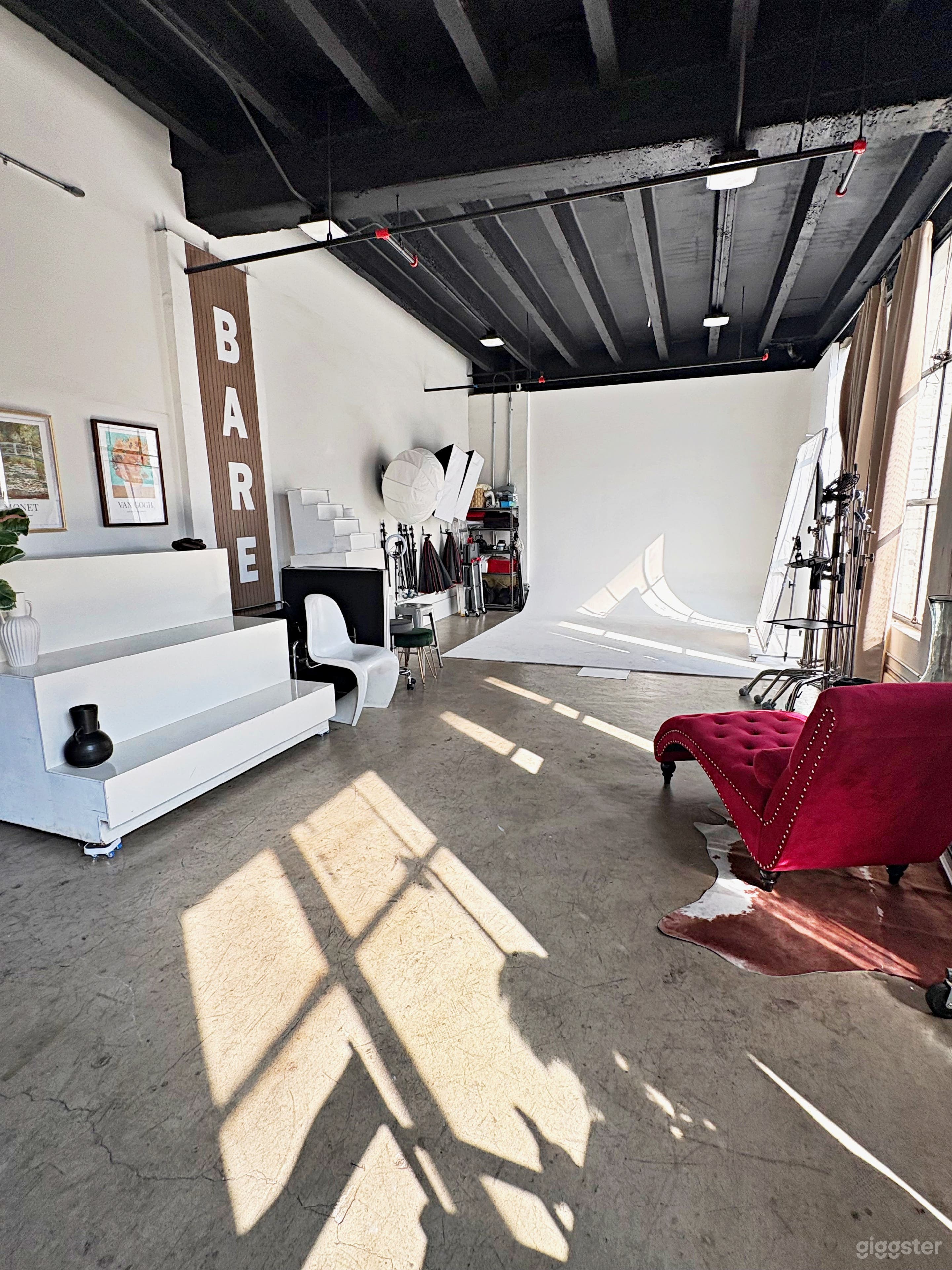 BareMaker’s Studio: Multi-Sets, Cyc Wall, Natural Light Photo 2