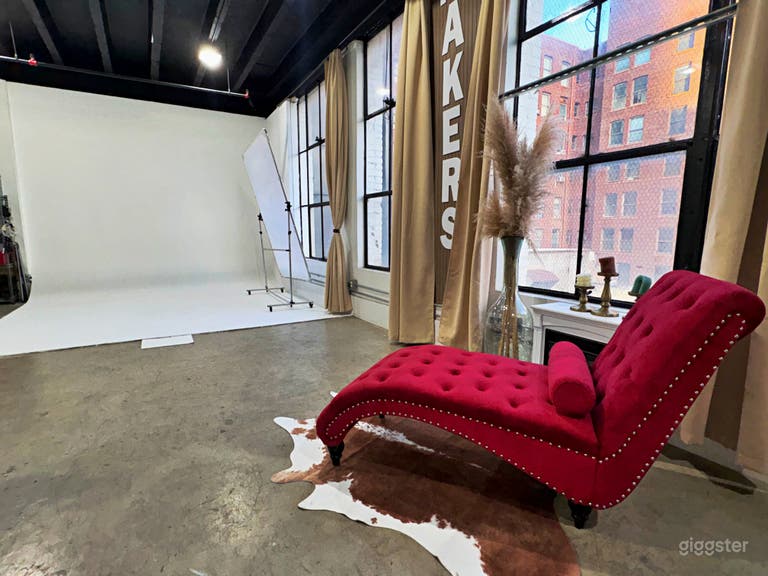  BareMaker’s Studio: Multi-Sets, Cyc Wall, Natural Light 