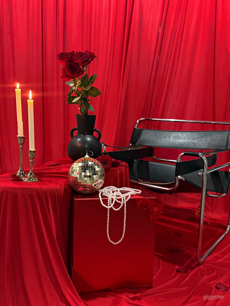  BareMaker’s Studio: Multi-Sets, Cyc Wall, DayLight 