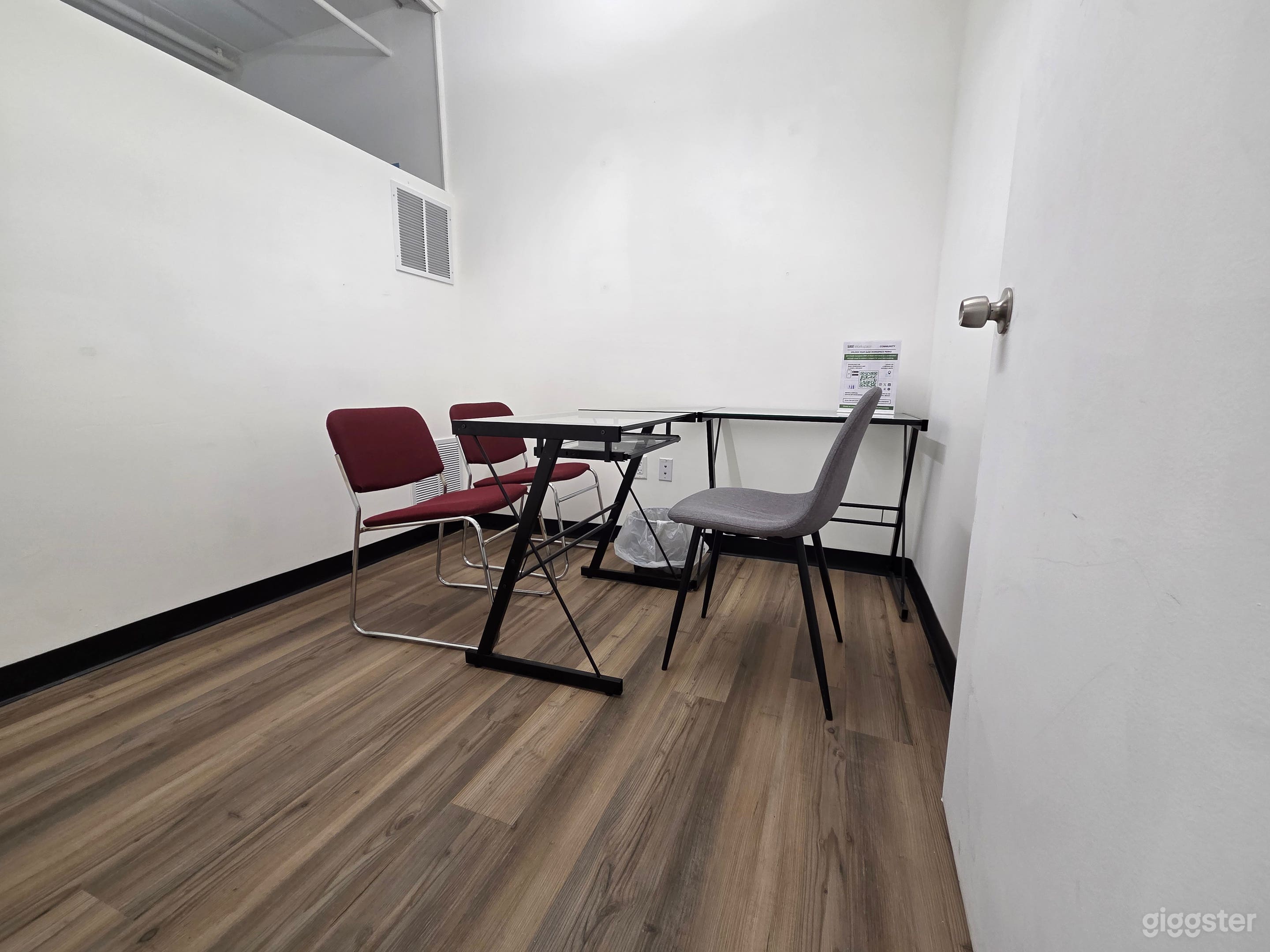 152-B Flexible Private Office in Harlem Photo 1
